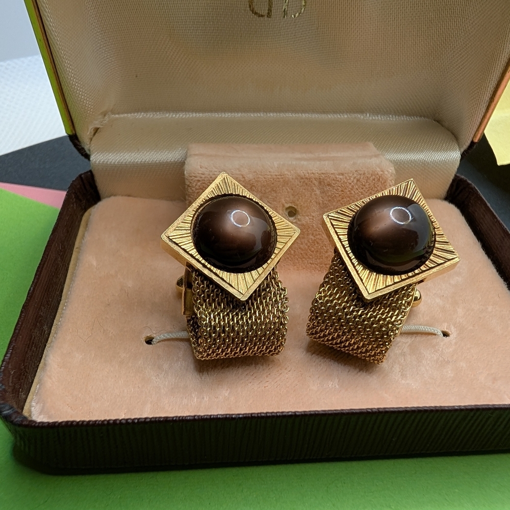 Elegant Gold and Brown Cufflinks Set